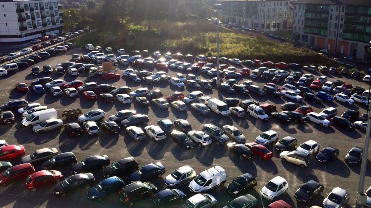 donde aparcar en santiago de compostela