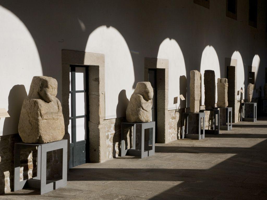 Escalera-helicoidal-del-Museo-do-Pobo-Galego-en-Santiago-de-Compostela